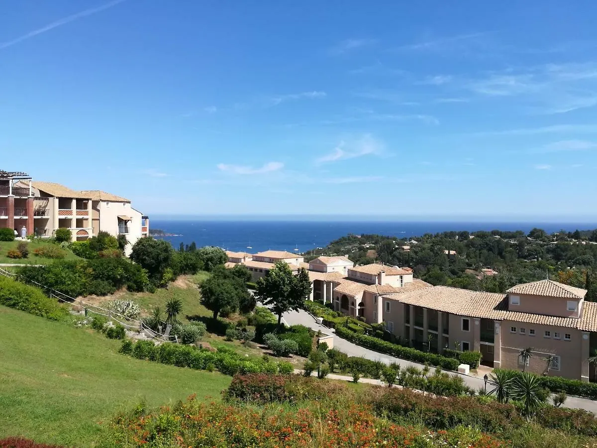 Cap Esterel Appartement Climatise Dans Le Centre Du Village Vacances Drammont 0*,